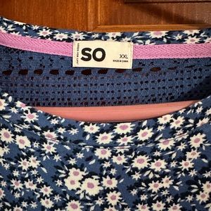 SO jr siz XXL blue floral blouse